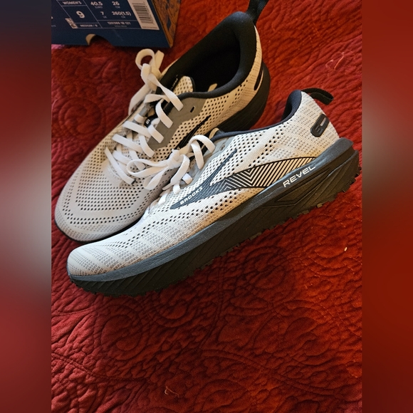 Brooks REVEL 6 running shoe - Picture 4 of 9